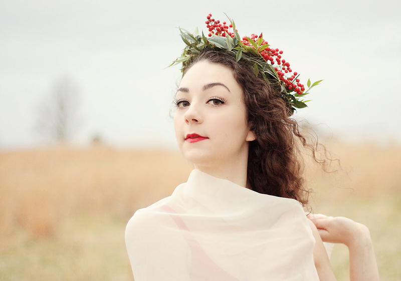 holly-hair-wreath