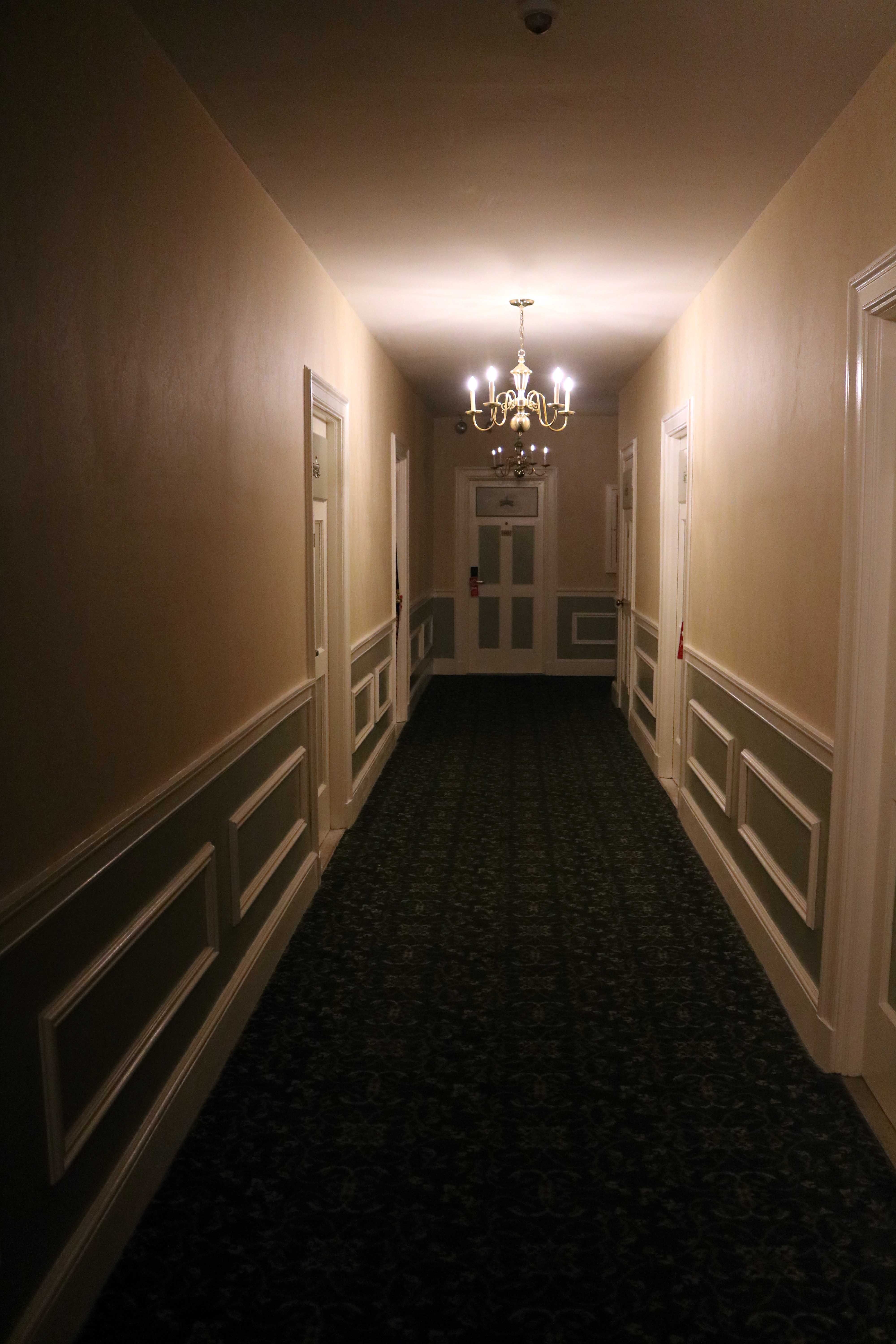 hallway hawthorne hotel