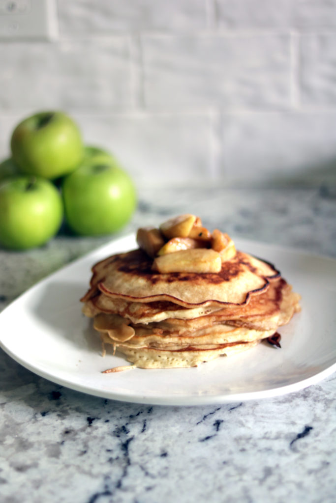 Gingerbread pancakes with tart friend apples.