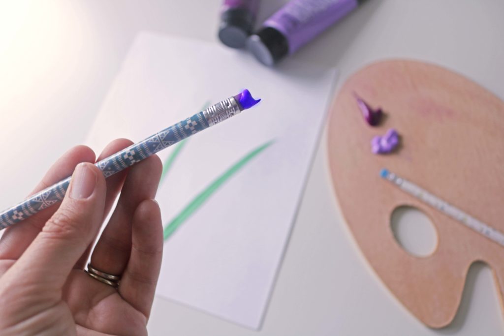 Easy paint and paper craft using a pencil eraser as a paint brush.