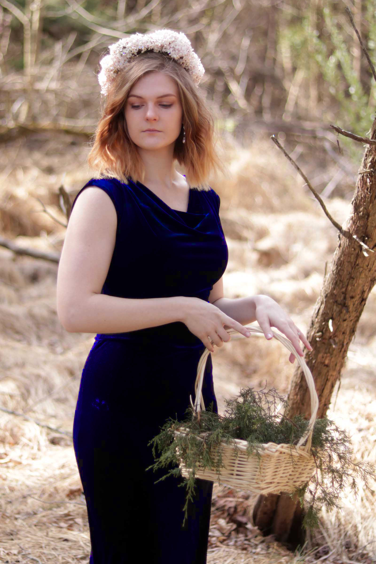 Spring foraging for witchcraft, magic and spell ingredients.