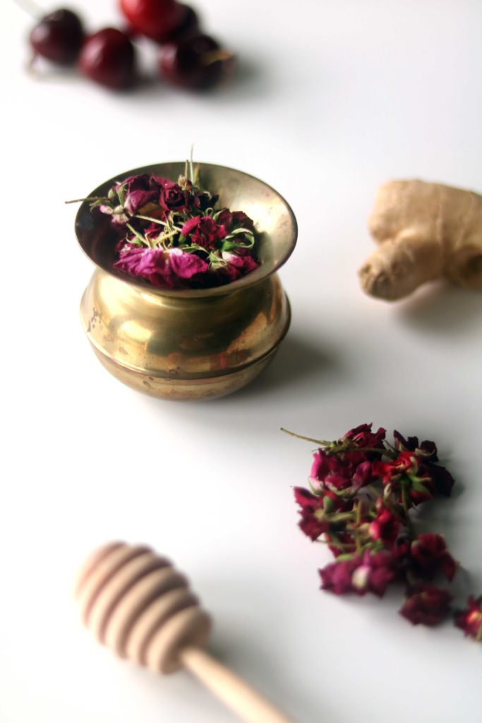 Dried tea roses and ginger.