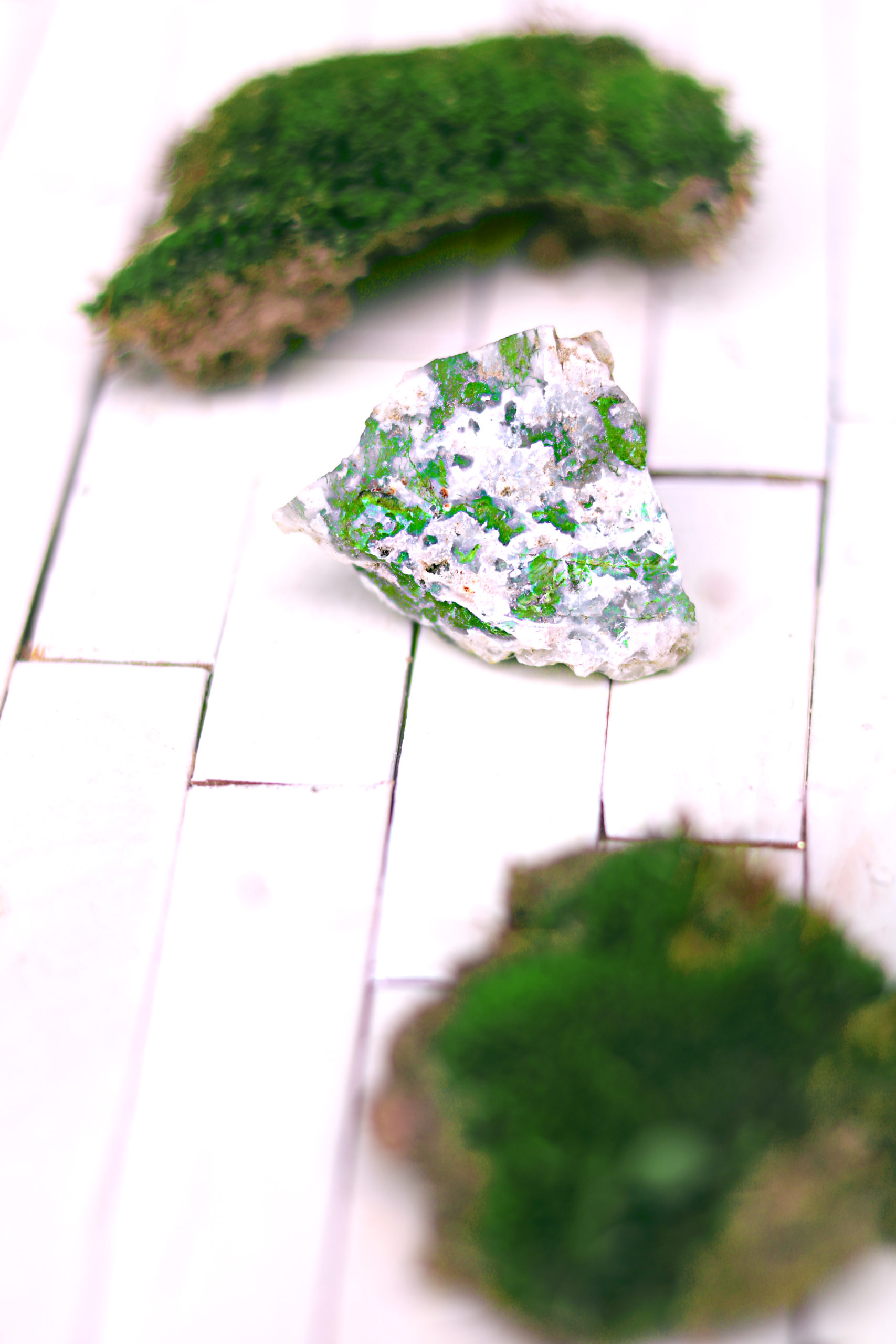 9 Ways to Use Moss Agate in Witchcraft