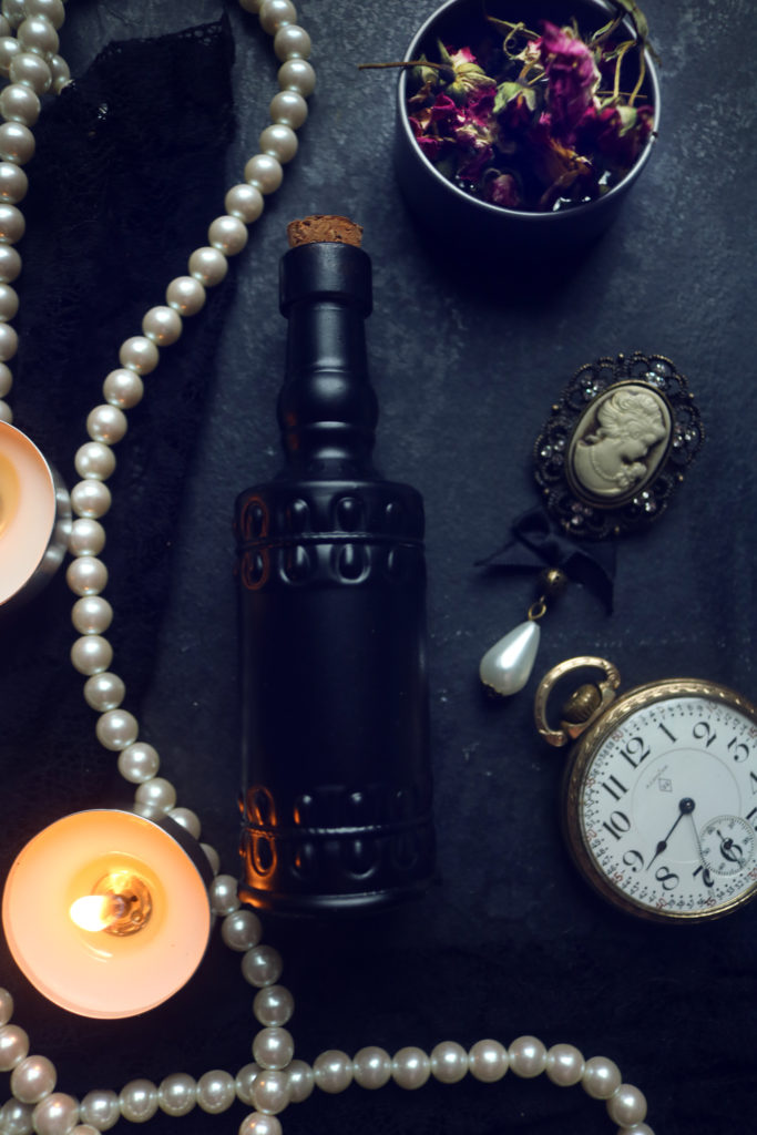 Ancestor oil (veil oil) recipe to connect with the dead, the spirit world and to enhance divination or paranormal investigations.